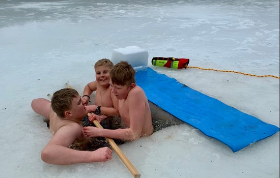 Isbading med friluftsliv valgfag
